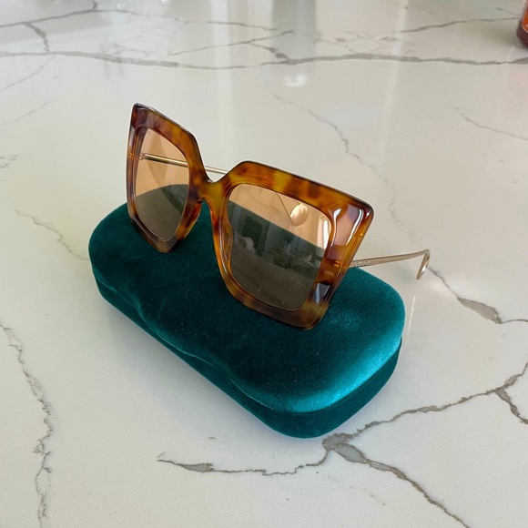 NWT Gucci Oversized 51mm Sunglasses- never worn. Tortoise brown/Tan frame- NWT main image 8